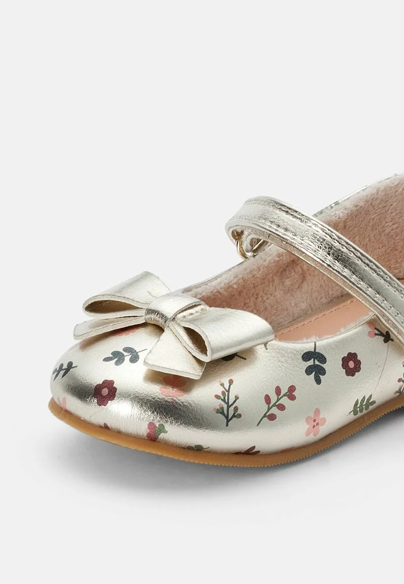 Friboo BALLET PUMPS - Riemchenballerina - Gold, Kinder 8 Friboo BALLET PUMPS - Riemchenballerina - Gold, Kinder – Bild 6